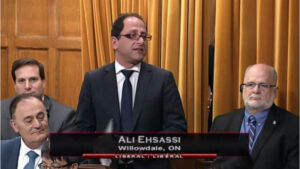 에사시 의원, 캐나다 연방의회에서 “대한민국 만세”를 외치다